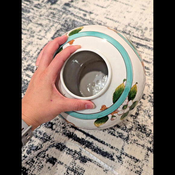 LARGE 11" VINTAGE ASIAN PORCELAIN HAND-PAINTED GINGER JAR  WITH LID - Picture 4 of 6